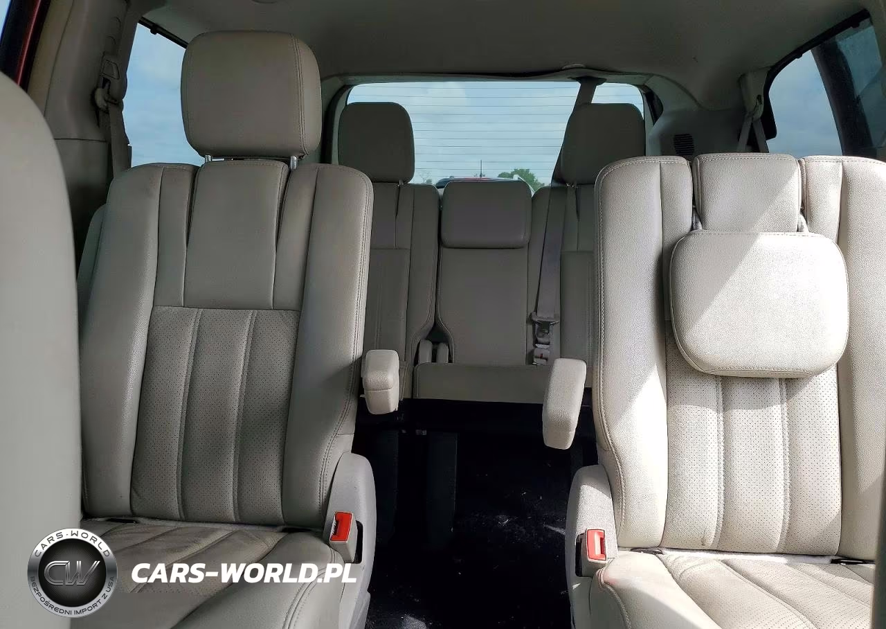 2011 Chrysler Town & Country Touring L VIN:2A4RR8DG8BR615157 - 10