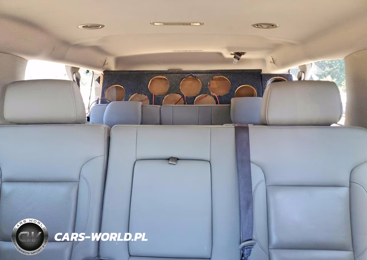 2019 Chevrolet Suburban C1500 Lt VIN:1GNSCHKC4KR120766 - 10