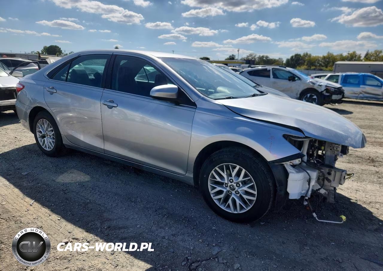 2016 Toyota Camry Le VIN:4T1BF1FK8GU126711 - 4