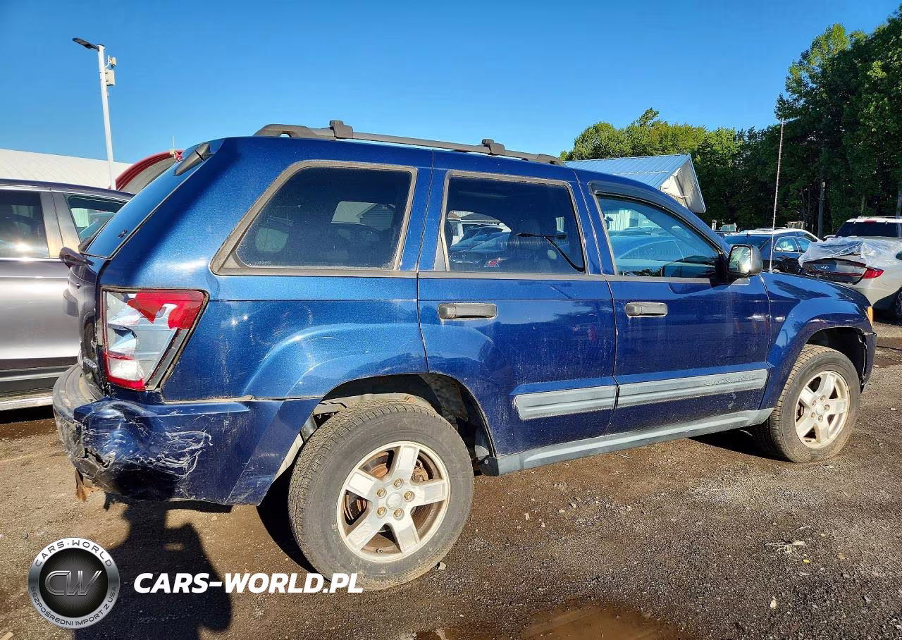 2005 Jeep Grand Cherokee Laredo VIN:1J4GR48KX5C573697 - 3