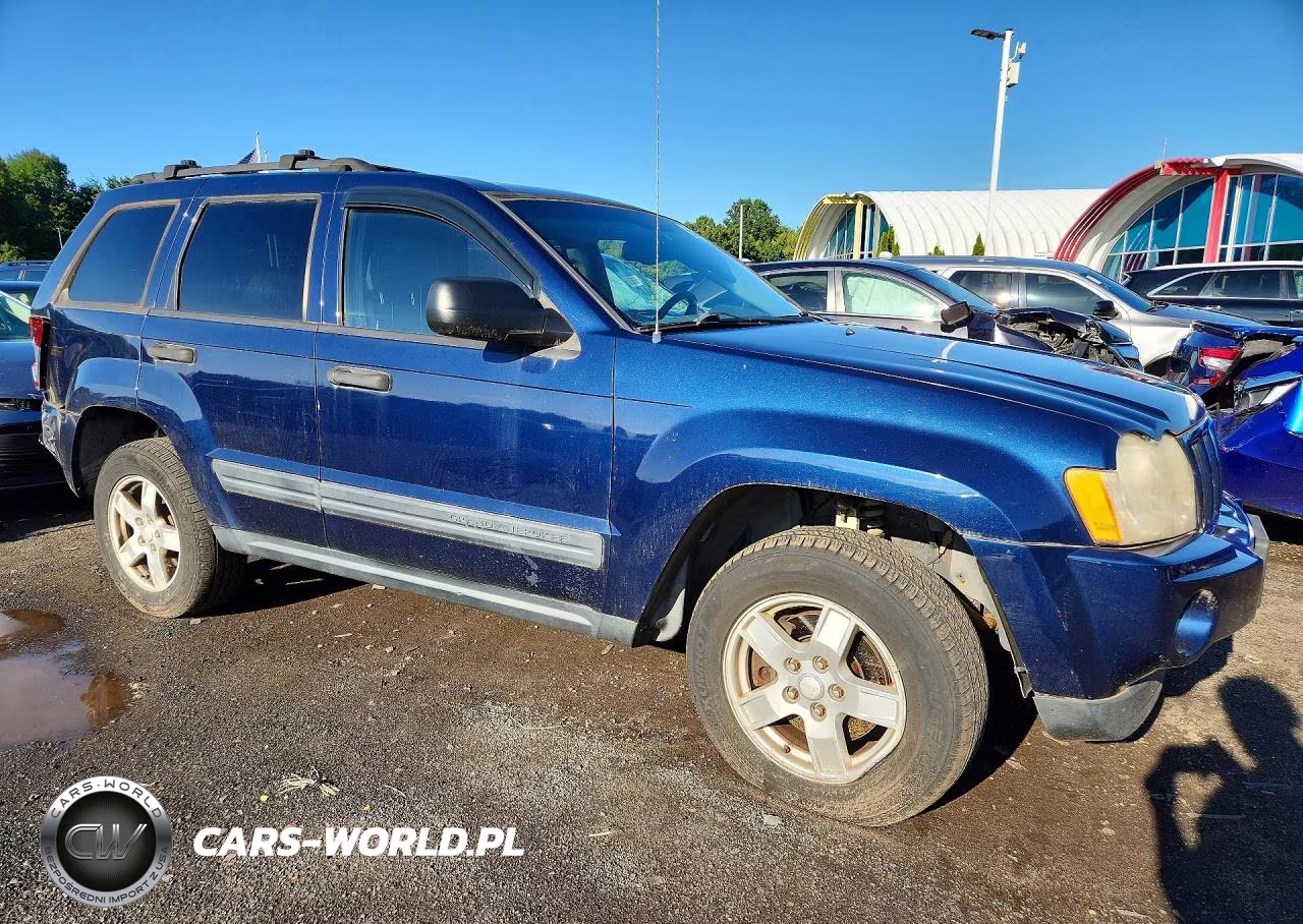 2005 Jeep Grand Cherokee Laredo VIN:1J4GR48KX5C573697 - 4