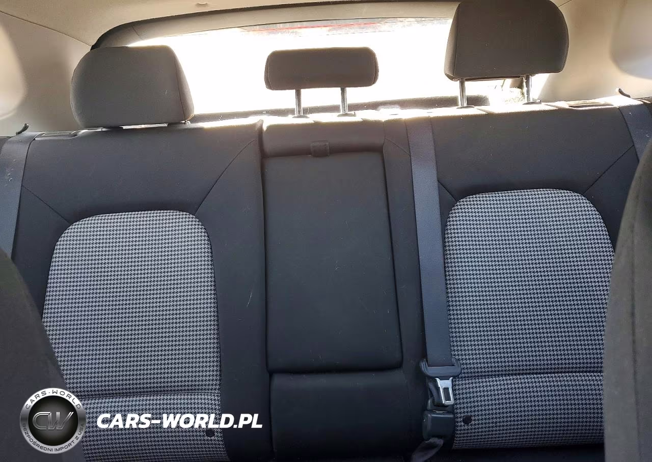 2021 Hyundai Kona Se VIN:KM8K1CAA0MU658877 - 10