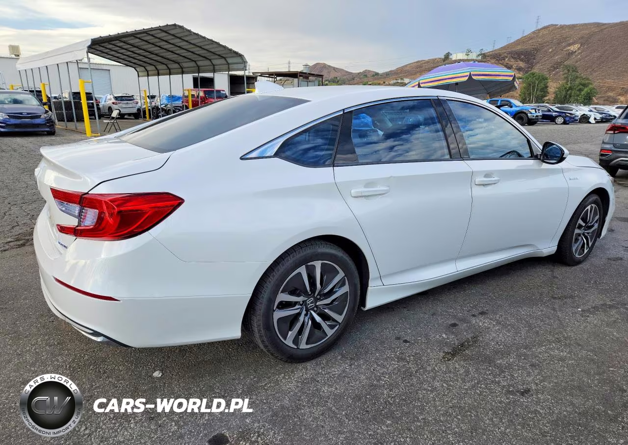 2019 Honda Accord Hybrid VIN:1HGCV3F18KA007132 - 3