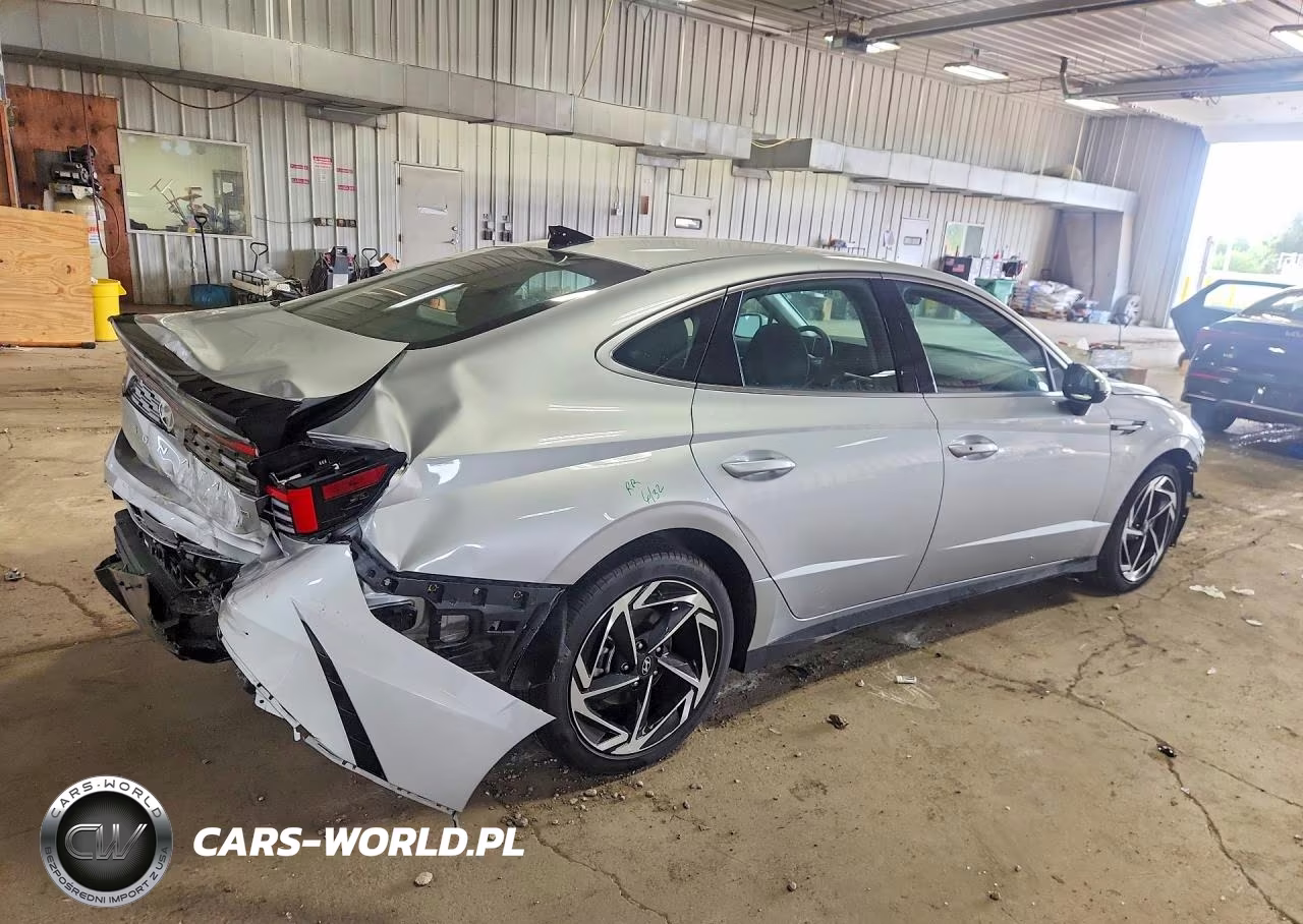 2026 Hyundai Sonata Sel Sport VIN:KMHL64JA6TA526122 - 3