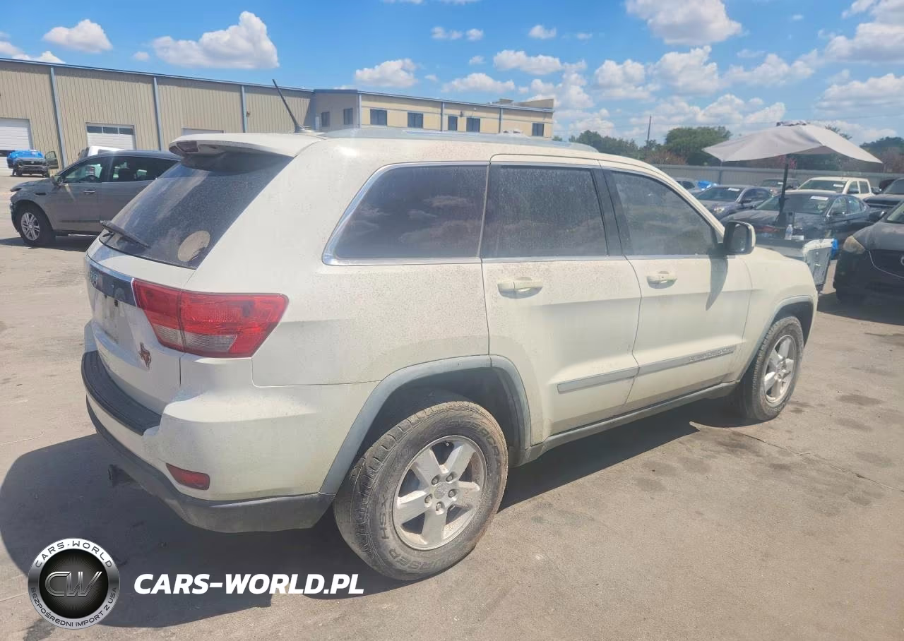 2011 Jeep Grand Cherokee Laredo VIN:1J4RS4GG5BC710003 - 3
