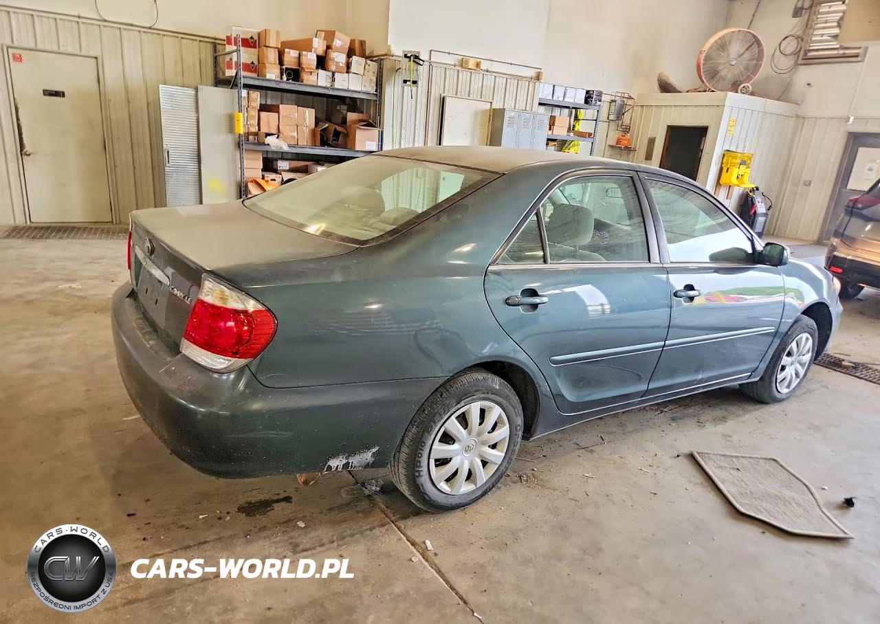 2005 Toyota Camry Le VIN:4T1BE30K05U009970 - 3