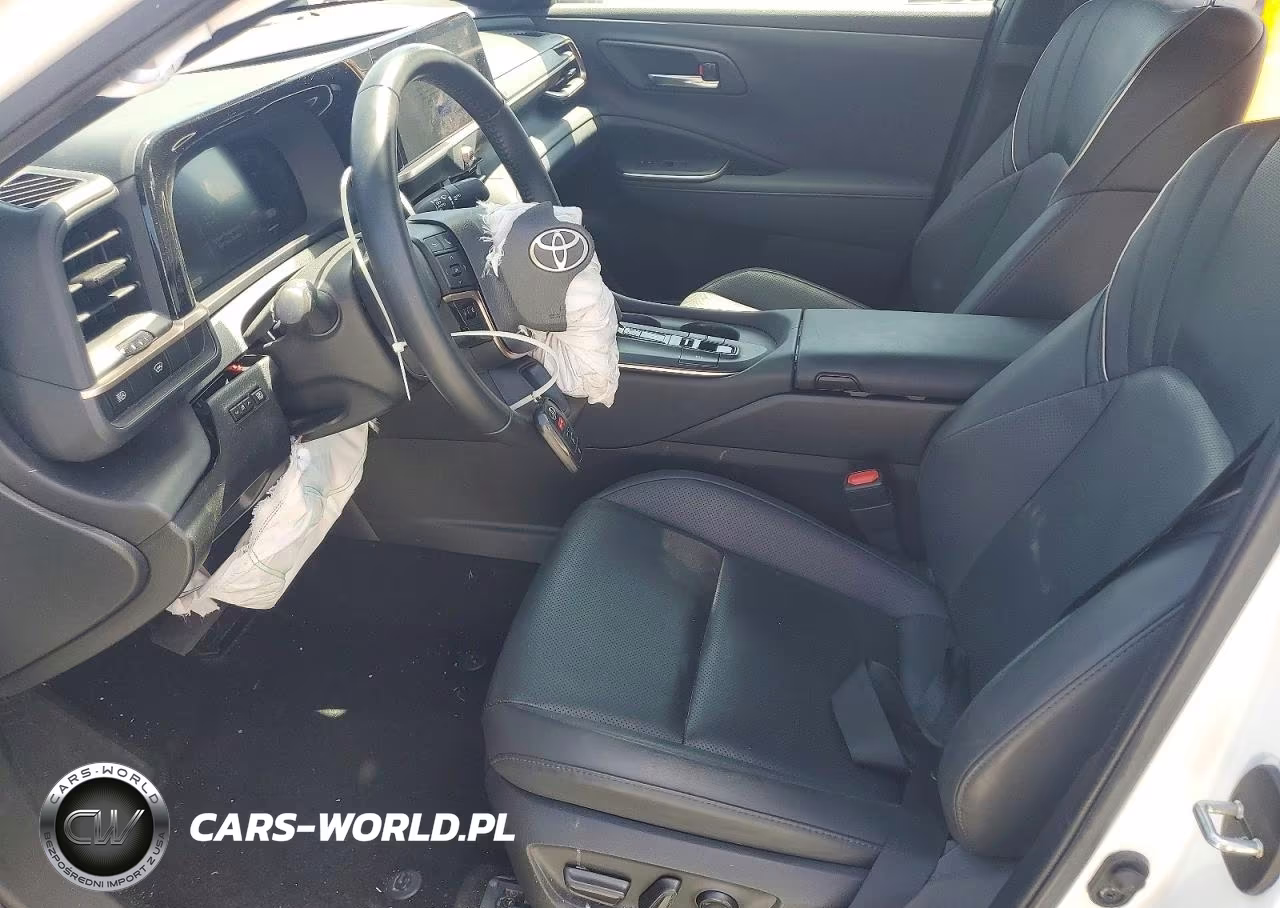 2023 Toyota Crown Limited VIN:JTDAAAAF0P3010594 - 7
