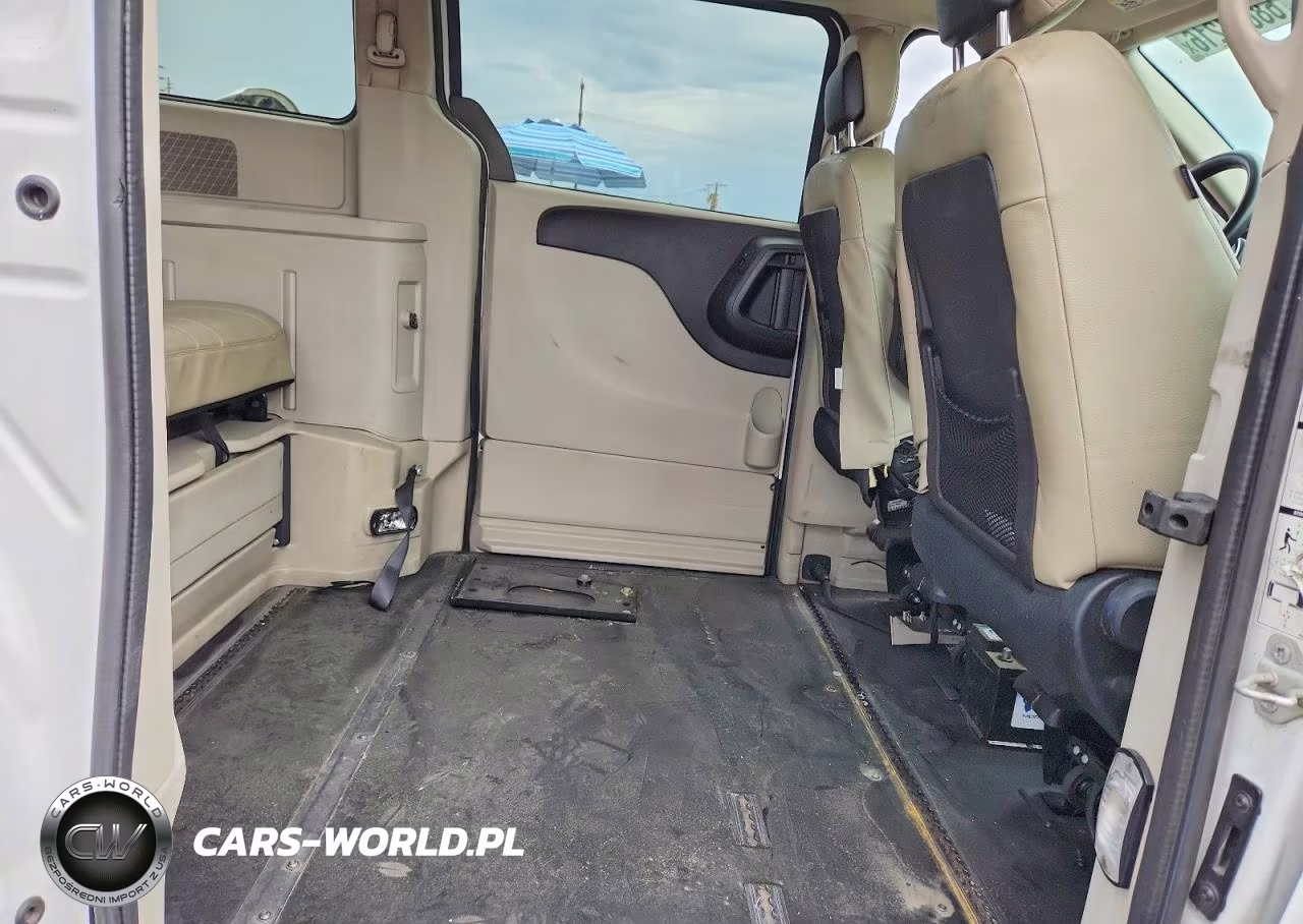 2020 Dodge Grand Caravan Gt VIN:2C4RDGBG9JR347476 - 11