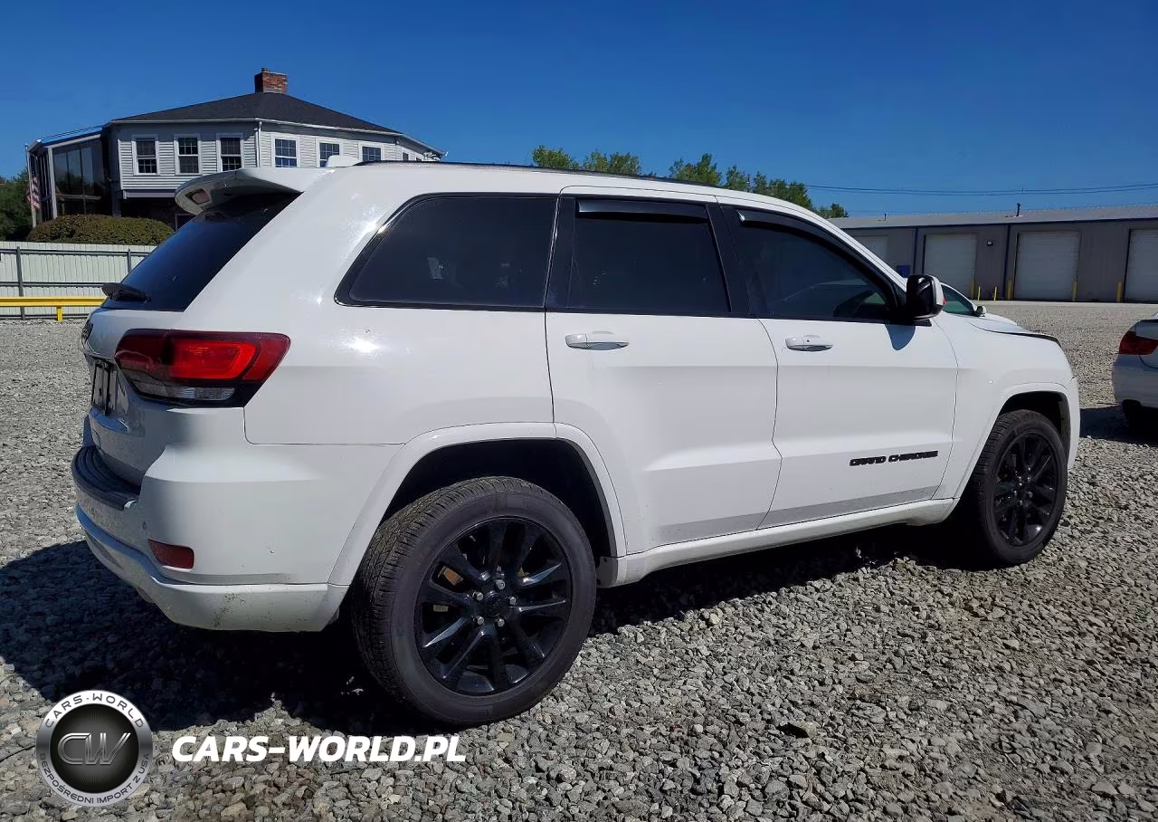 2019 Jeep Grand Cherokee Laredo VIN:1C4RJFAG5KC786298 - 3