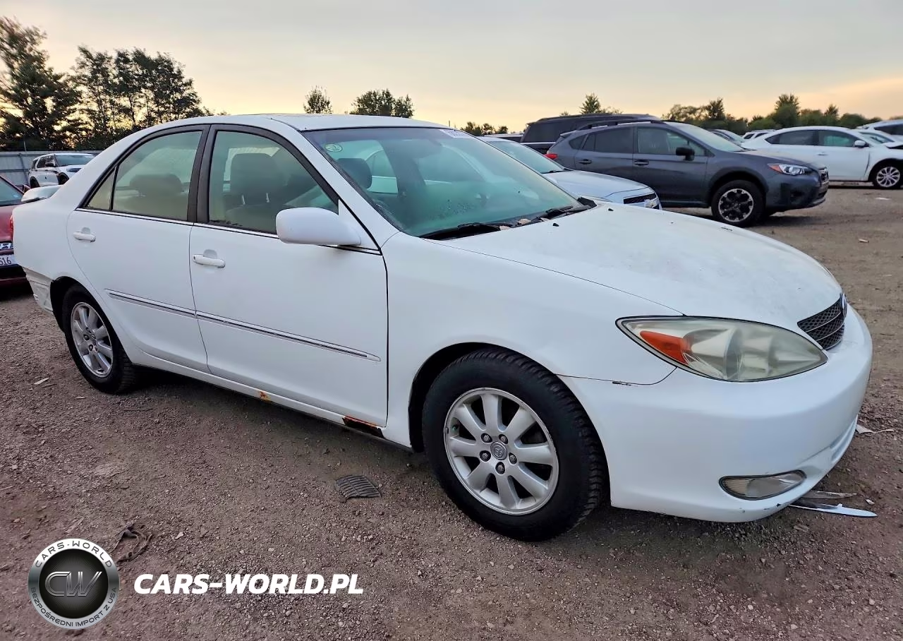 2003 Toyota Camry Xle VIN:4T1BE30KX3U256202 - 4