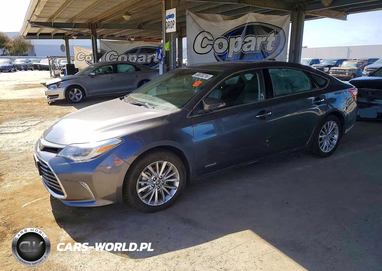 2018 Toyota Avalon Hybrid Limited