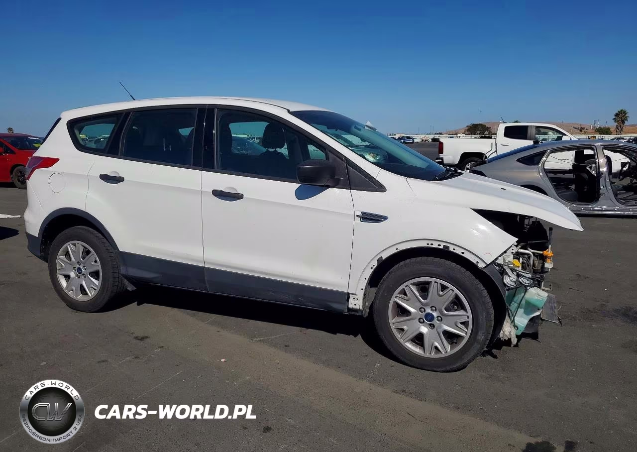 2015 Ford Escape S VIN:1FMCU0F72FUC13034 - 4