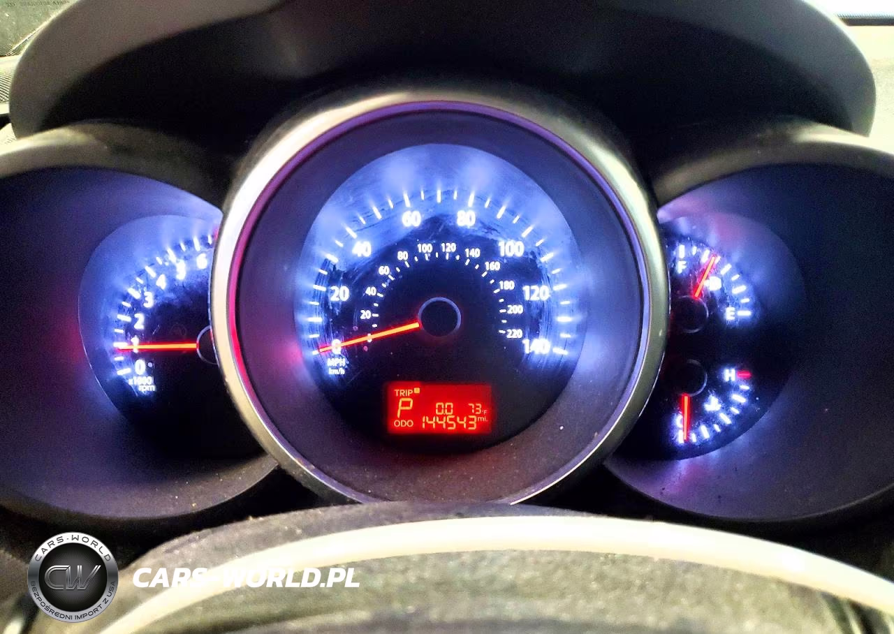 2012 Kia Soul + VIN:KNDJT2A67C7742384 - 9