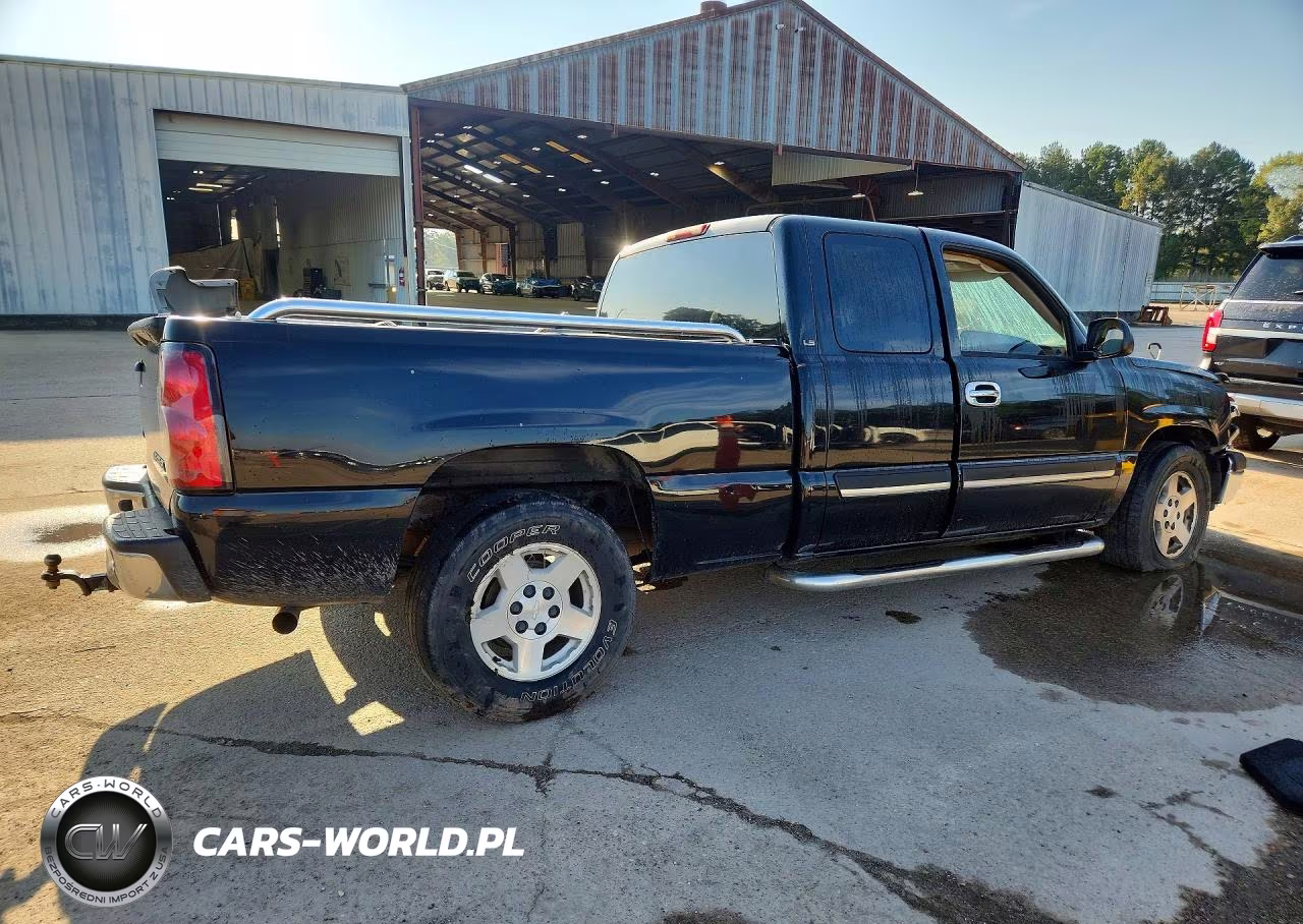 2005 Chevrolet Silverado C1500 VIN:2GCEC19V351163481 - 3