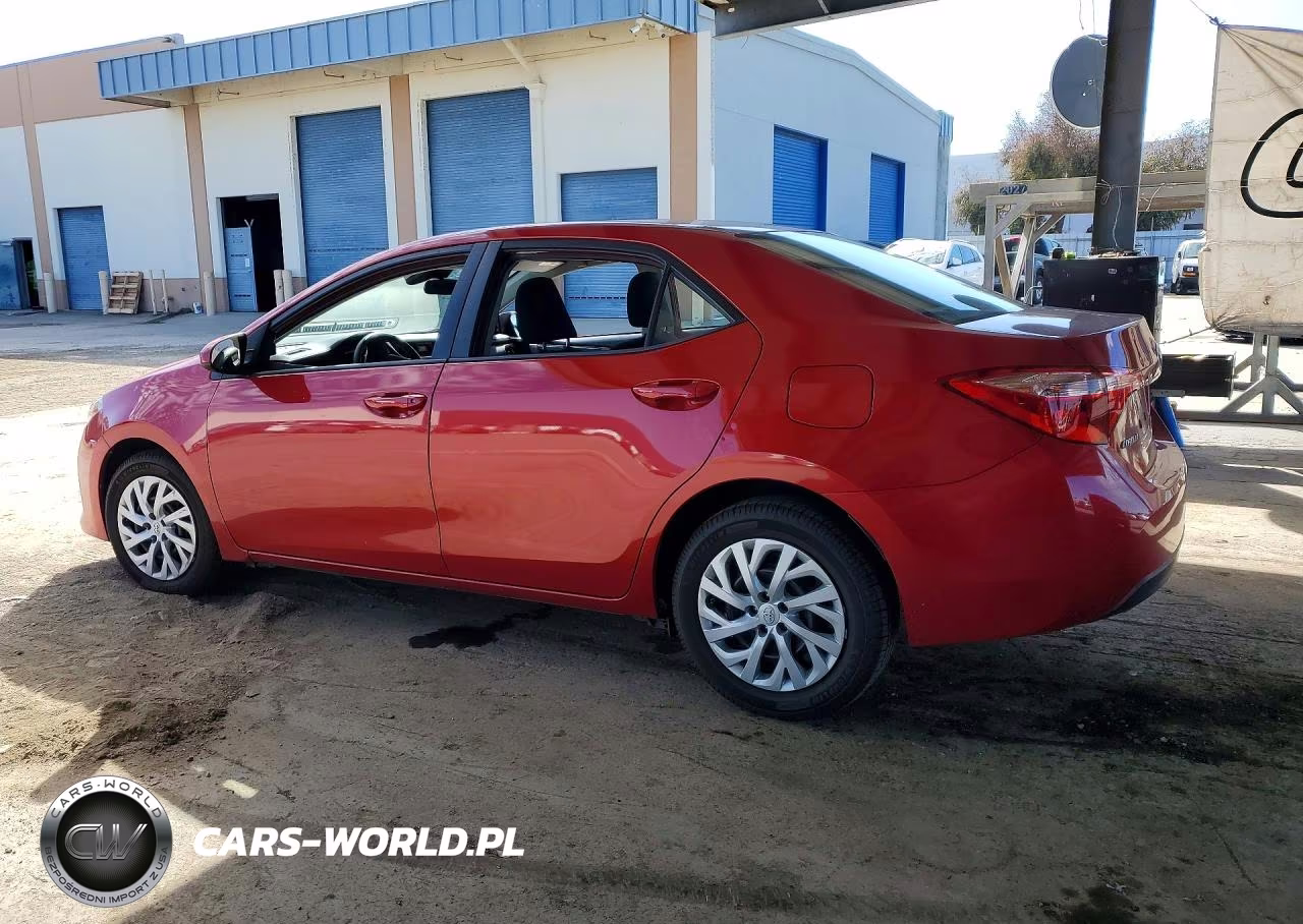 2017 Toyota Corolla Le VIN:5YFBURHE6HP702987 - 2