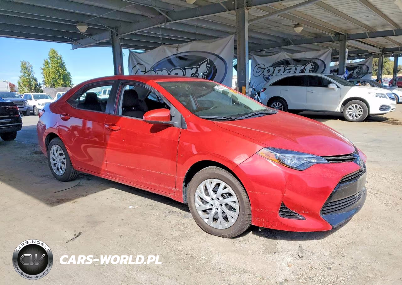 2017 Toyota Corolla Le VIN:5YFBURHE6HP702987 - 4