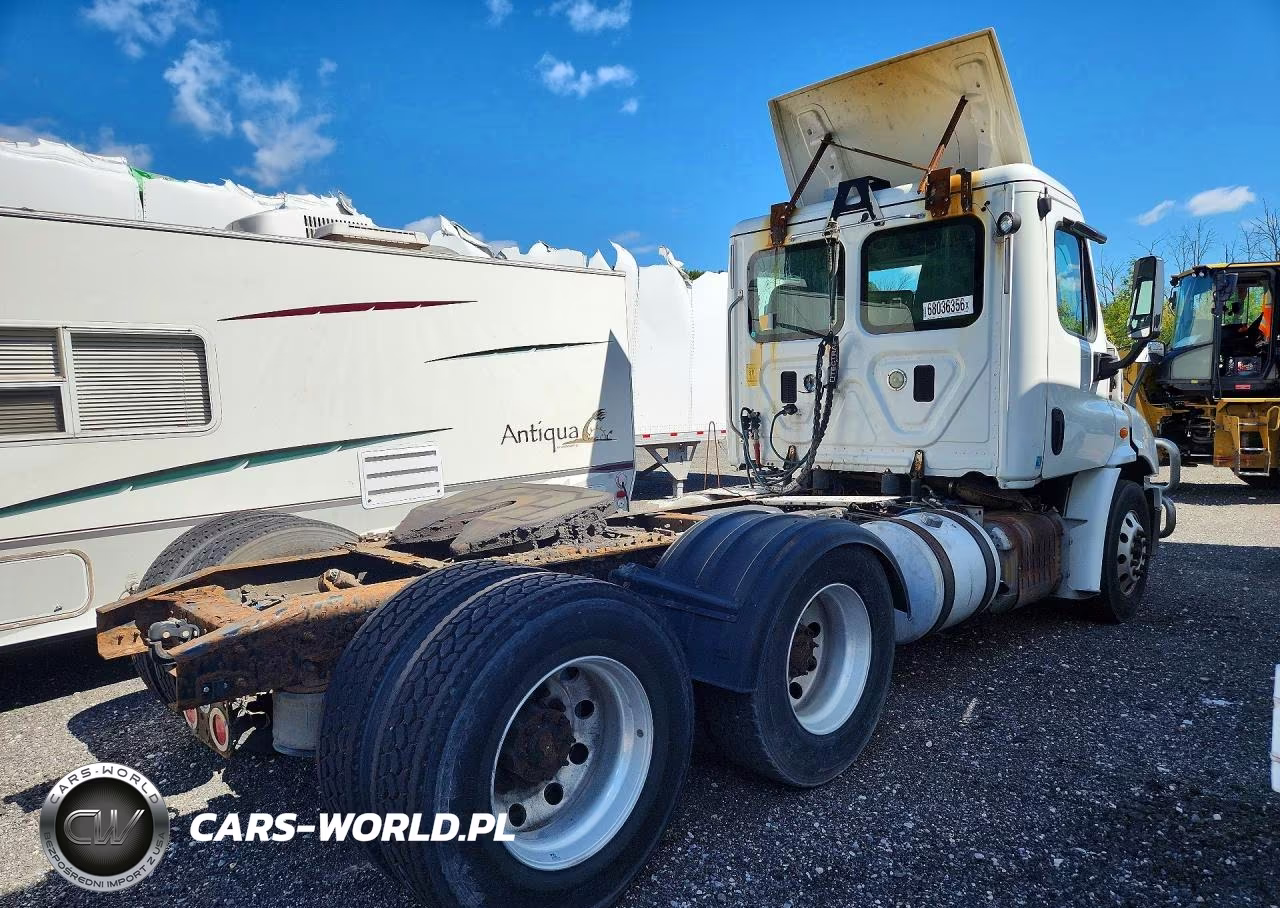 2016 Freightliner Cascadia 113 VIN:1FUJGBDV7GLBW4500 - 3