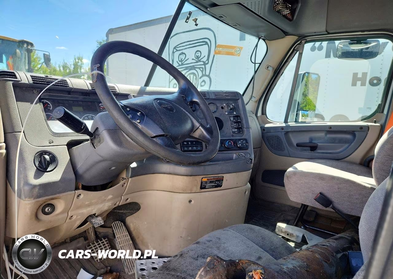 2016 Freightliner Cascadia 113 VIN:1FUJGBDV7GLBW4500 - 8
