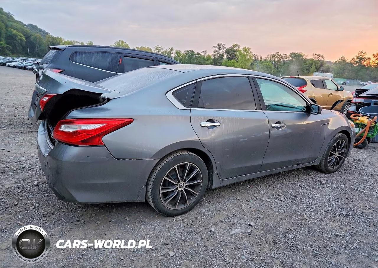 2017 Nissan Altima S VIN:1N4AL3AP8HN310541 - 3