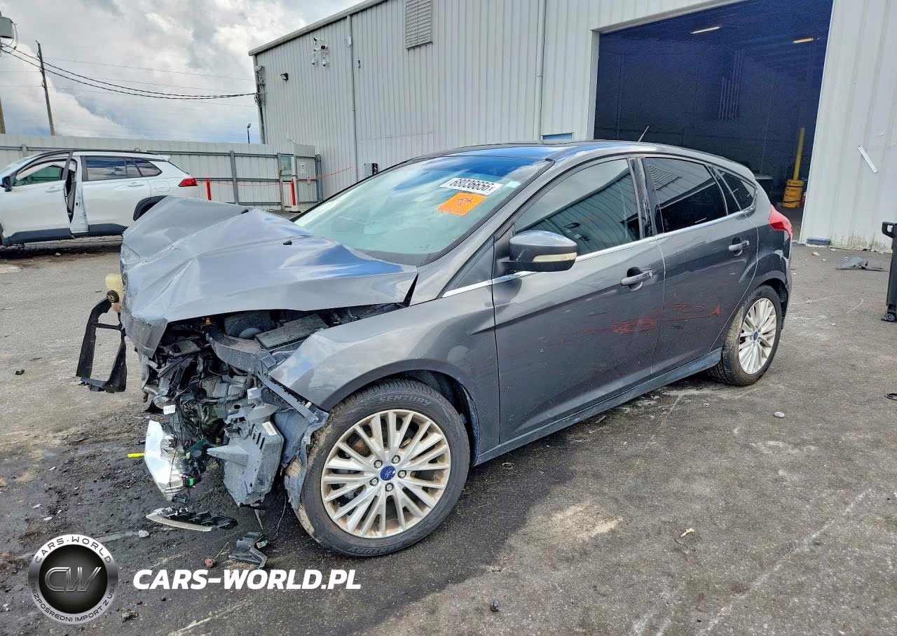 2018 Ford Focus Titanium VIN:1FADP3N23JL325157 - 1