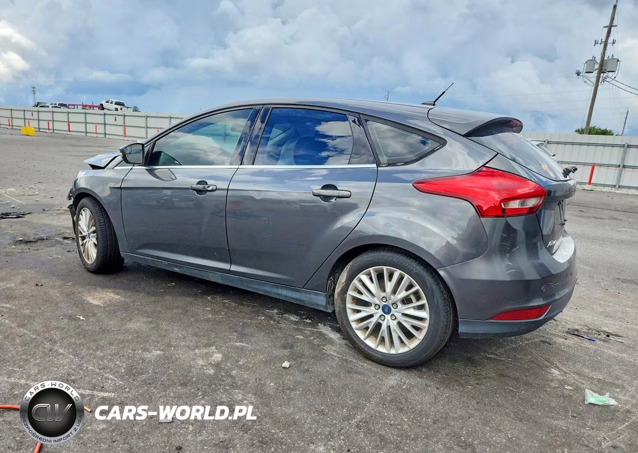 2018 Ford Focus Titanium VIN:1FADP3N23JL325157 - 2