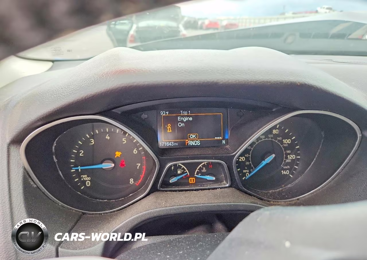 2018 Ford Focus Titanium VIN:1FADP3N23JL325157 - 9
