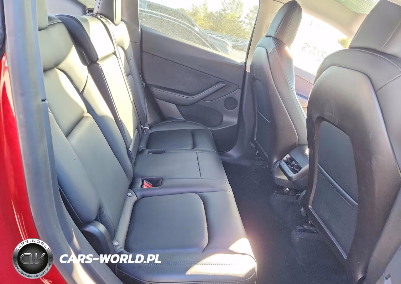 2021 Tesla Model Y VIN:5YJYGDEE3MF210853 - 10