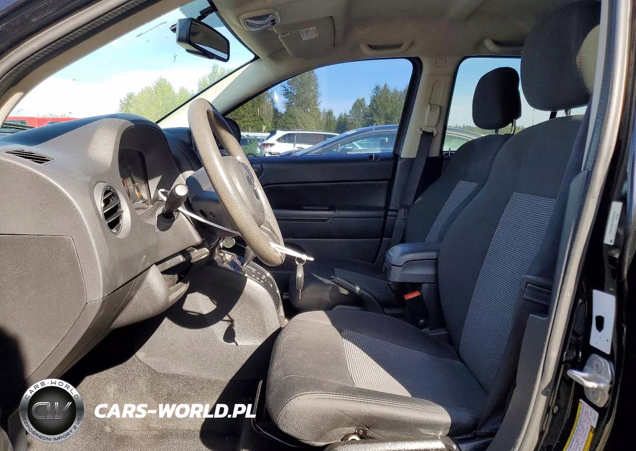 2012 Jeep Compass Sport VIN:1C4NJDBB1CD564410 - 7