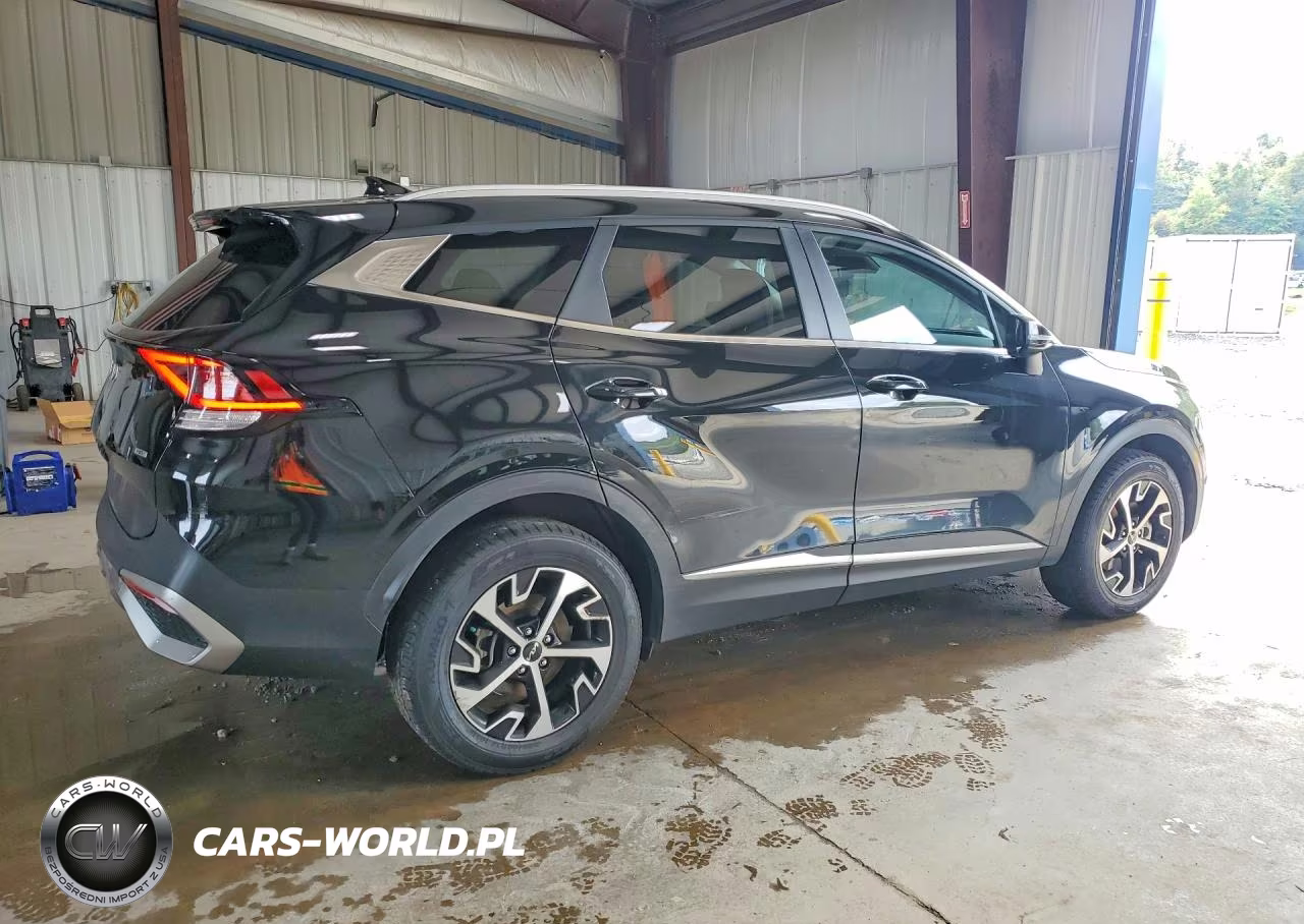 2023 Kia Sportage Ex VIN:KNDPVCAG8P7118070 - 3