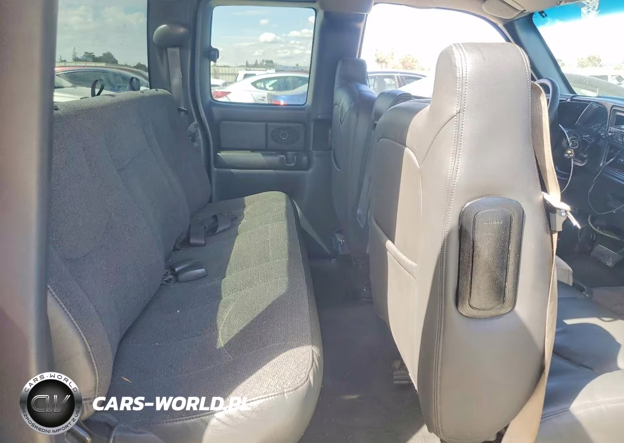 2001 Chevrolet Silverado C1500 VIN:2GCEC19W811158084 - 10