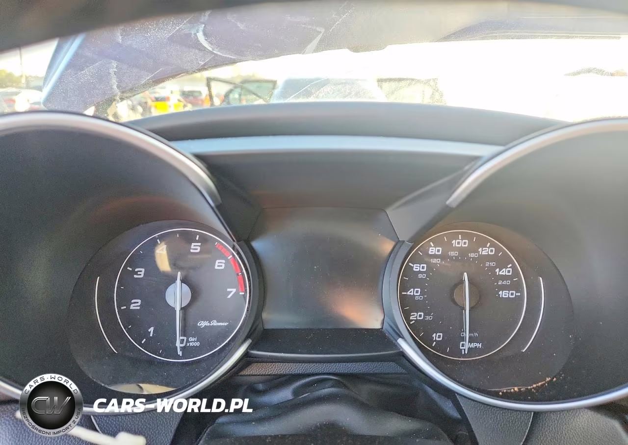 2019 Alfa Romeo Giulia Ti VIN:ZARFAMBN9K7612124 - 9