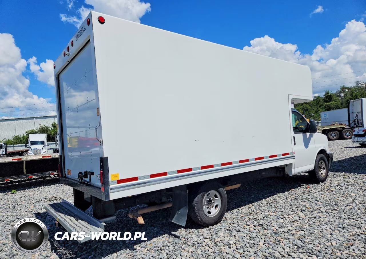 2021 Chevrolet Express Box Truck VIN:1GB0GSF71M1234048 - 3