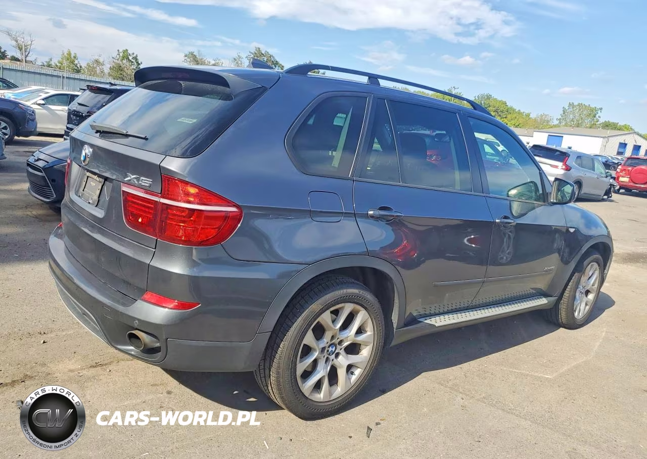 2012 BMW X5 xDrive35I VIN:5UXZV4C51CL992335 - 3
