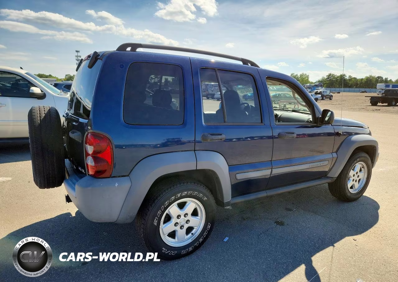 2005 Jeep Liberty Sport VIN:1J4GL48K75W677144 - 3