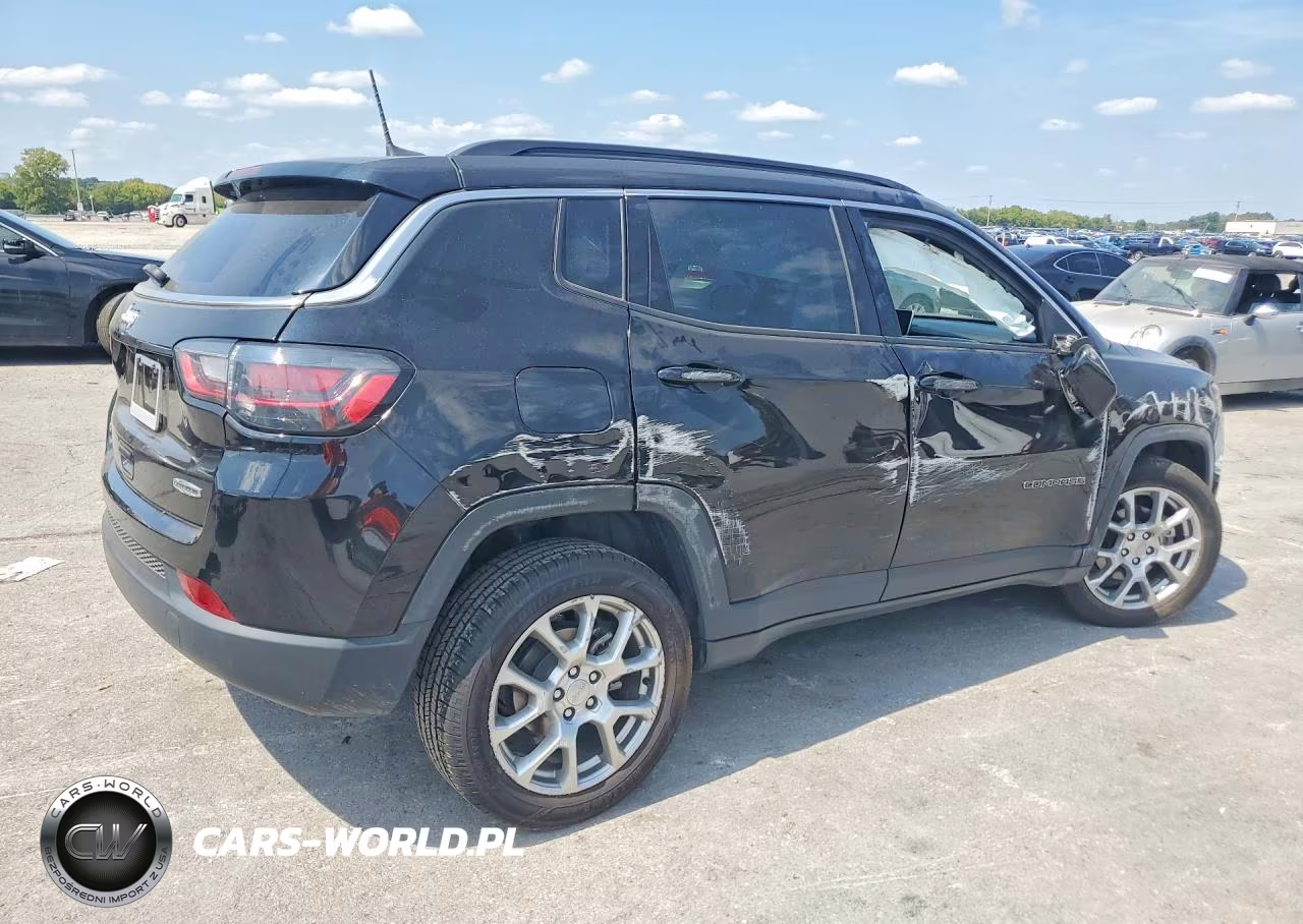2022 Jeep Compass Latitude Lux VIN:3C4NJDFB0NT183123 - 3