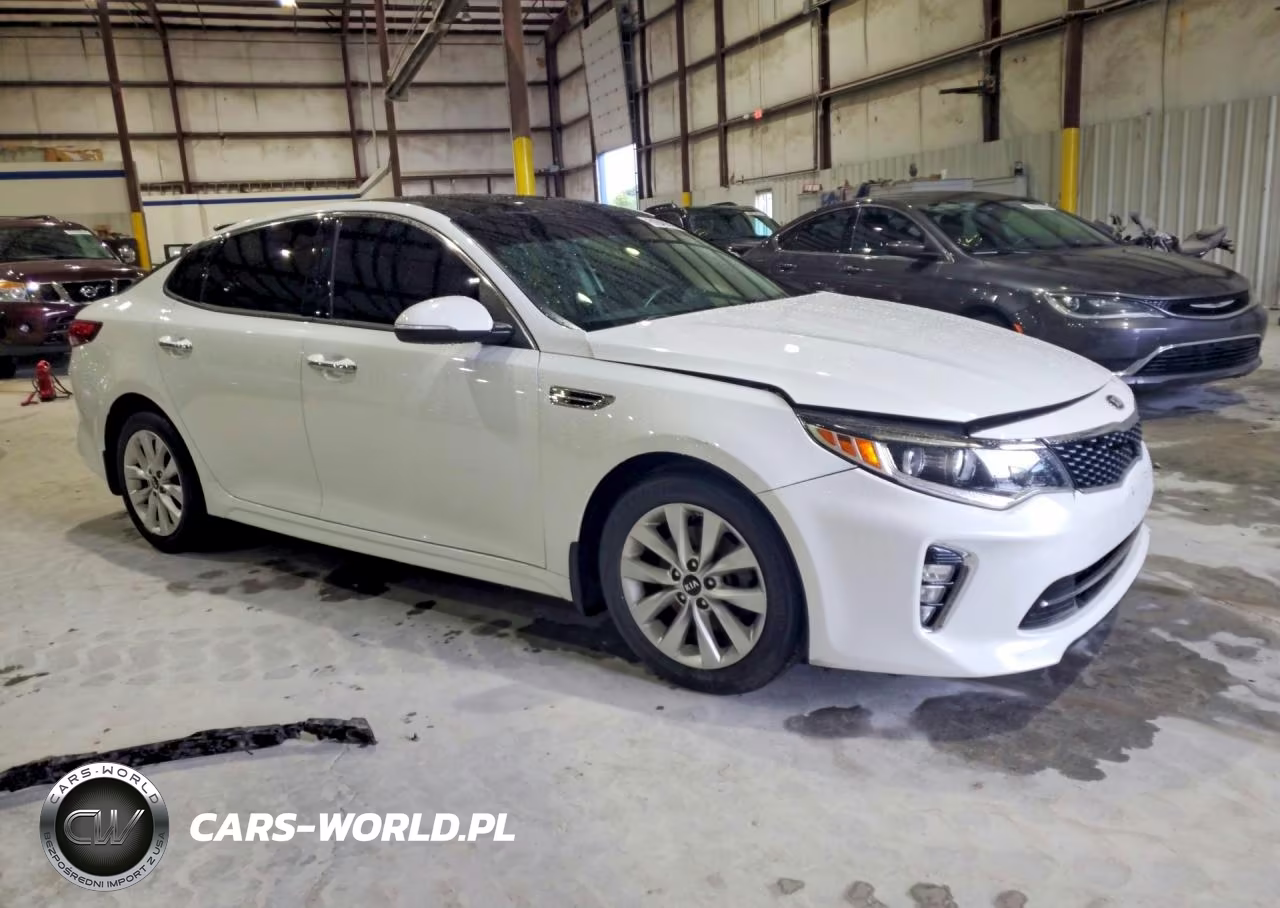 2018 Kia Optima S VIN:5XXGT4L31JG242153 - 4