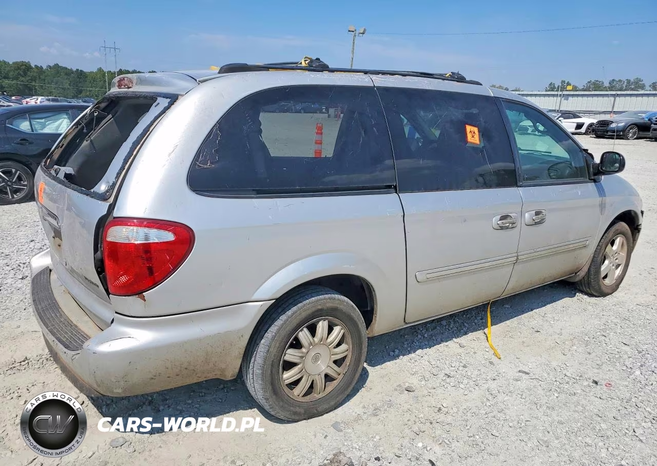 2005 Chrysler Town And Country Touring VIN:2C4GP54L25R571921 - 3
