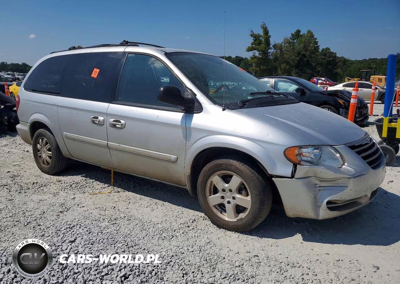 2005 Chrysler Town And Country Touring VIN:2C4GP54L25R571921 - 4