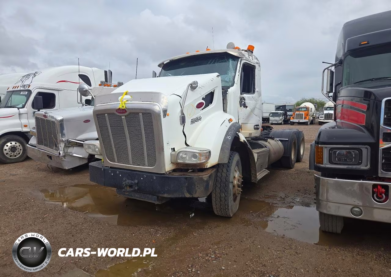 2020 Peterbilt 567 Semi Truck