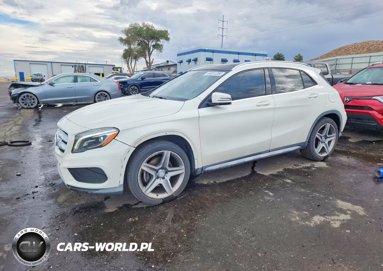 2015 Mercedes-Benz Gla 250 4Matic – zdjęcie 1 z 13