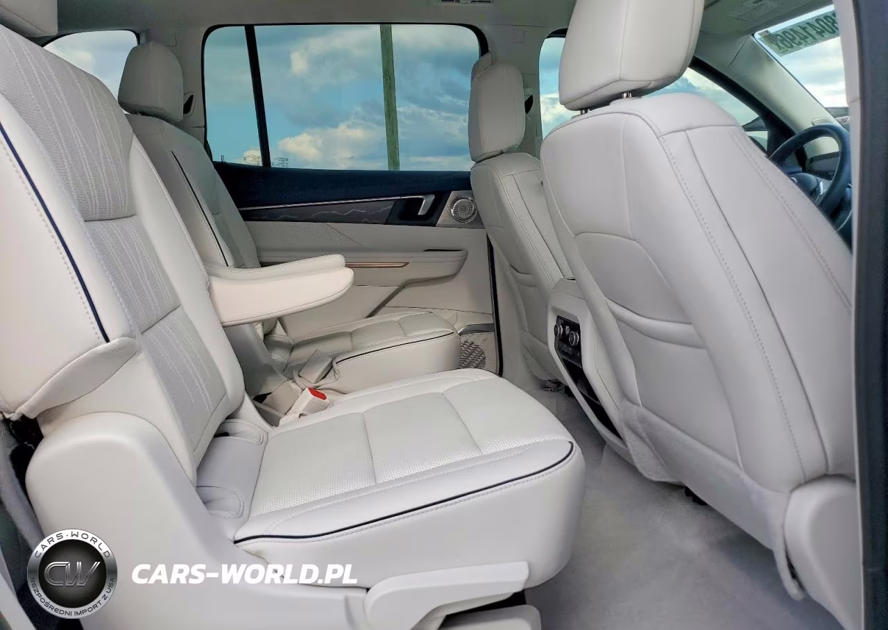 2025 Buick Enclave Avenir VIN:5GAERCRS1SJ276848 - 11