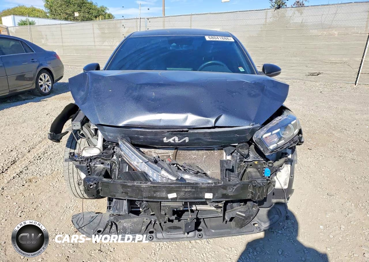 2024 Kia Forte Gt Line VIN:3KPF54AD8RE732479 - 5