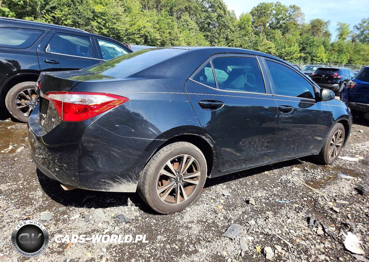 2015 Toyota Corolla Le VIN:2T1BURHE3FC328240 - 3