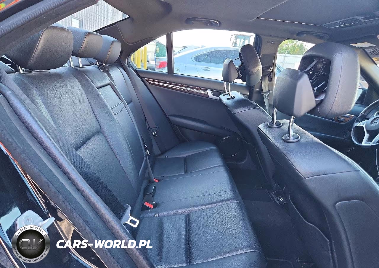 2012 Mercedes-Benz C 300 4Matic VIN:WDDGF8BB1CR209036 - 10
