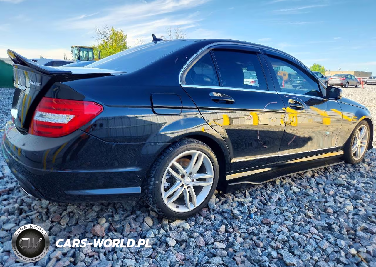 2012 Mercedes-Benz C 300 4Matic VIN:WDDGF8BB1CR209036 - 3