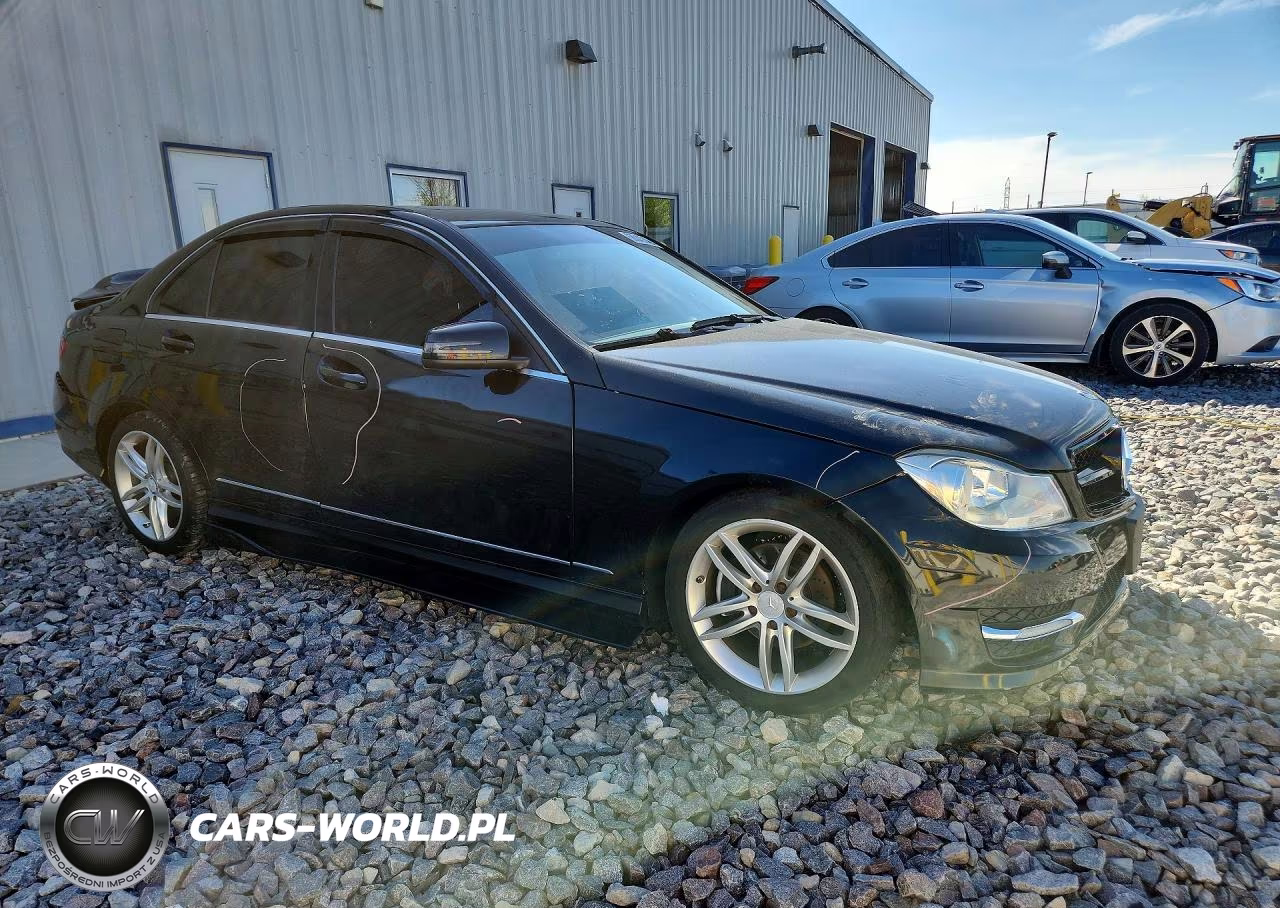 2012 Mercedes-Benz C 300 4Matic VIN:WDDGF8BB1CR209036 - 4