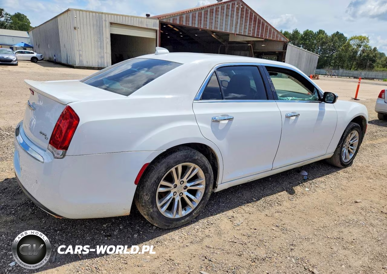 2016 Chrysler 300C VIN:2C3CCAEG4GH287434 - 3