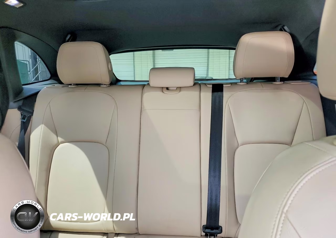 2018 Jaguar F-Pace Premium VIN:SADCJ2FN7JA255544 - 10