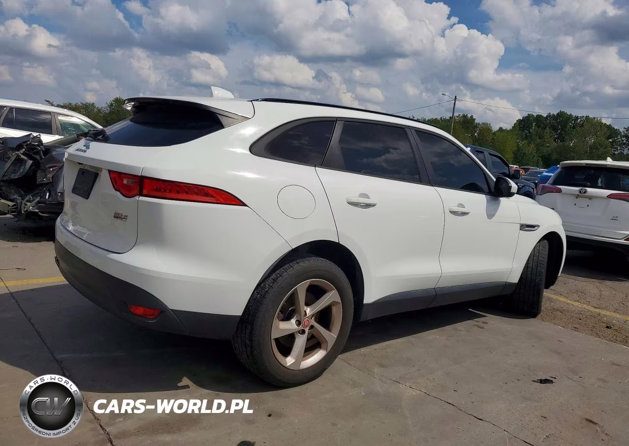2018 Jaguar F-Pace Premium VIN:SADCJ2FN7JA255544 - 3