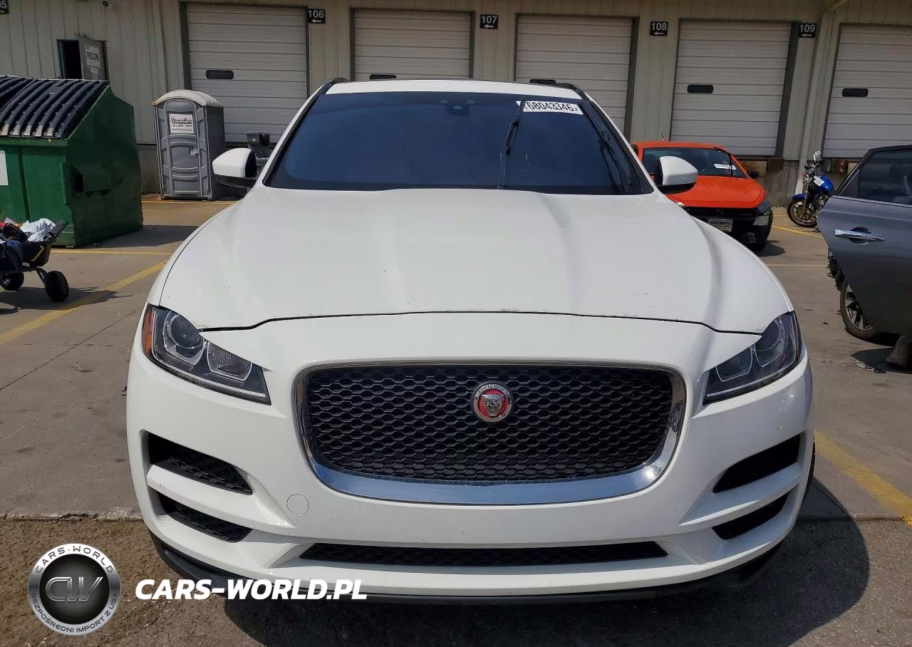 2018 Jaguar F-Pace Premium VIN:SADCJ2FN7JA255544 - 5